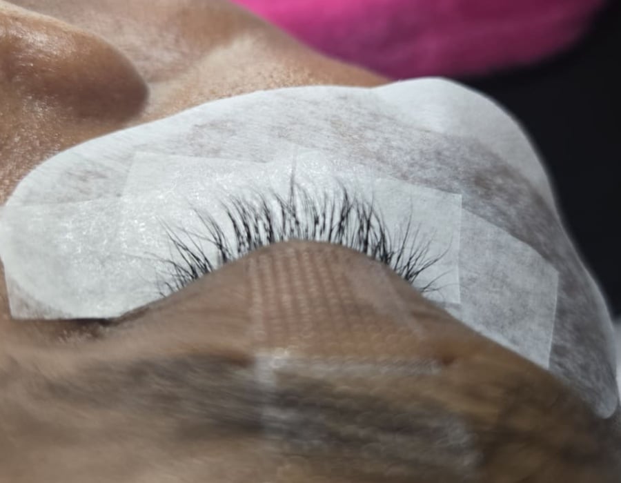 Before lash extensions